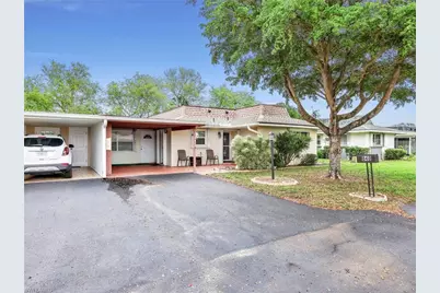 840 Pangola Dr W, North Fort Myers, FL 33903 - Photo 2