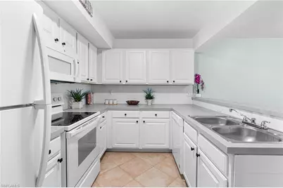 4121 Residence Dr #303, Fort Myers, FL 33901 - Photo 16