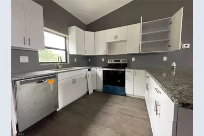 8046 Memory Cir, Labelle, FL 33935 - Photo 2