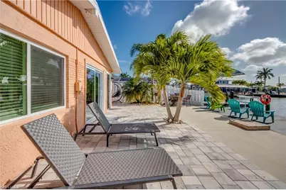 2589 Bayshore Dr, Matlacha, FL 33993 - Photo 1