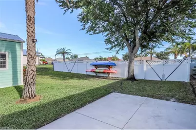 1702 NW 2nd Ter, Cape Coral, FL 33993 - Photo 32