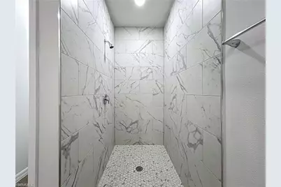 912 Anthony St E, Lehigh Acres, FL 33974 - Photo 10