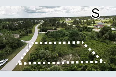 752 Gallo Ave S, Lehigh Acres, FL 33974 - Photo 4