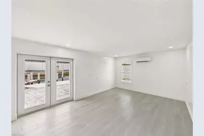 567 13th St N, Naples, FL 34102 - Photo 10