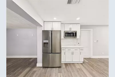 567 13th St N, Naples, FL 34102 - Photo 4