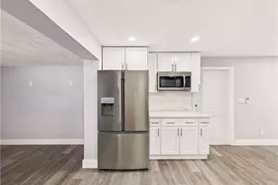 567 13th St N, Naples, FL 34102 - Photo 4