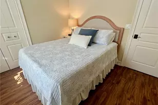 619 Beachwalk Cir, Naples, FL 34108 - Photo 16