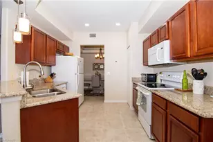 10010 Sky View Way, Fort Myers, FL 33913 - Photo 8