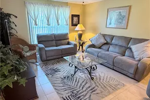 2526 SE 16th Pl, Cape Coral, FL 33904 - Photo 6