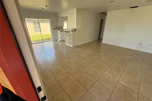 537 SE 6th Pl, Cape Coral, FL 33990 - Photo 2