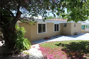 1005 E Penn Rd, Lehigh Acres, FL 33936 - Photo 4