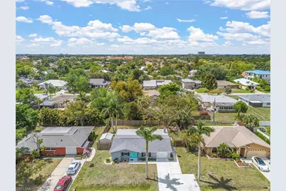 776 Entrada Dr S, Fort Myers, FL 33919 - Photo 16