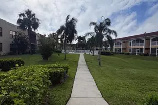 12481 McGregor Blvd, Fort Myers, FL 33919 - Photo 18