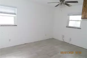 521 SE 35th St, Cape Coral, FL 33904 - Photo 4