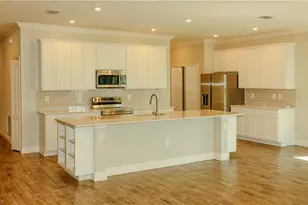 8792 Cascade Price Cir, North Fort Myers, FL 33917 - Photo 6