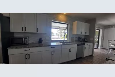 3502 SE 16th Pl, Cape Coral, FL 33904 - Photo 4