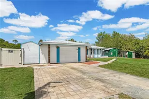 93 Glenmont Dr W, North Fort Myers, FL 33917 - Photo 2