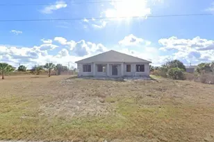 209 Nautilus Ave, Labelle, FL 33935 - Photo 1