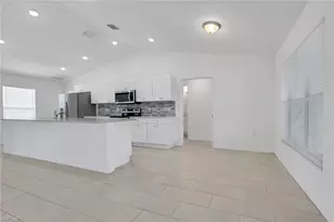 2619 NE 4th Ave, Cape Coral, FL 33909 - Photo 4