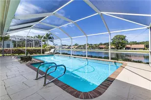 372 Fox Den Cir, Naples, FL 34104 - Photo 2