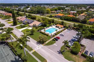 372 Fox Den Cir, Naples, FL 34104 - Photo 24