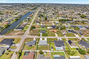 618 NE 2nd Pl, Cape Coral, FL 33909 - Photo 34