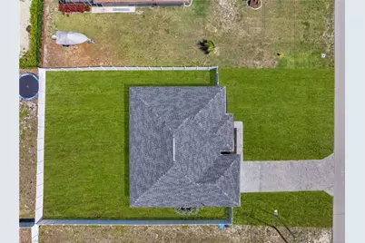 618 NE 2nd Pl, Cape Coral, FL 33909 - Photo 30