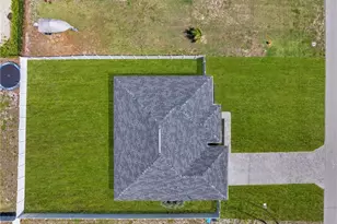 618 NE 2nd Pl, Cape Coral, FL 33909 - Photo 30