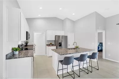 618 NE 2nd Pl, Cape Coral, FL 33909 - Photo 12