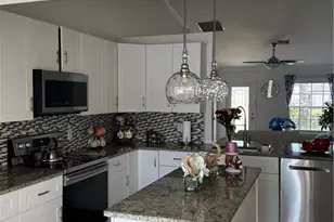 866 Chipley St E, Lehigh Acres, FL 33974 - Photo 8