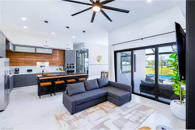 10 SW 33rd Pl, Cape Coral, FL 33991 - Photo 8