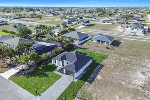 1412 NE 2nd Pl, Cape Coral, FL 33909 - Photo 38