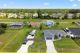 309 NE 30th Terrace, Cape Coral, FL 33909 - Photo 2