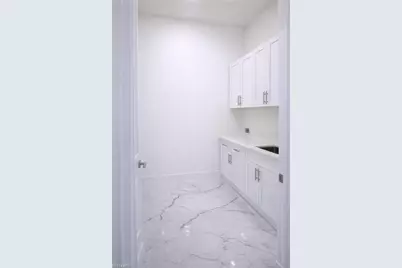 2751 NW 42nd Pl, Cape Coral, FL 33993 - Photo 8