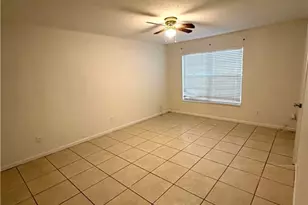 521 NE 24th Pl, Cape Coral, FL 33909 - Photo 8