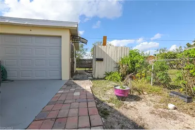 907 Laredo Ave, Lehigh Acres, FL 33936 - Photo 1