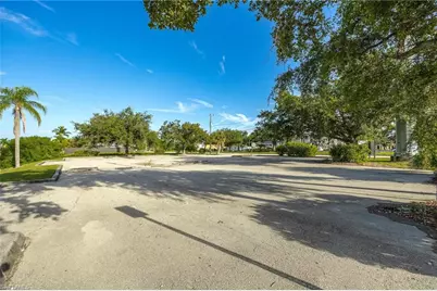 1532 Shelby Pkwy, Cape Coral, FL 33904 - Photo 34
