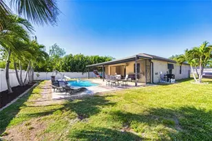 705 SW 10th Pl, Cape Coral, FL 33991 - Photo 10