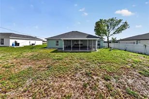 319 NE 23rd St, Cape Coral, FL 33909 - Photo 4