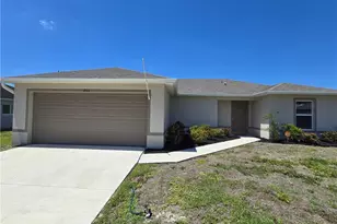 2122 NE 13th Pl, Cape Coral, FL 33909 - Photo 2