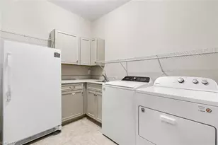 3188 Amadora Cir, Cape Coral, FL 33909 - Photo 10