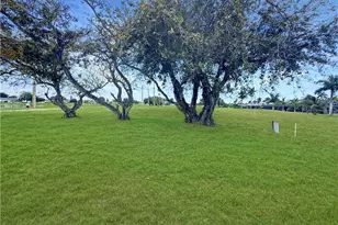 1398 Myerlee Country Club Blvd, Fort Myers, FL 33919 - Photo 4