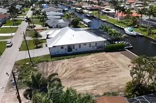 5314 Colonade Ct, Cape Coral, FL 33904 - Photo 4
