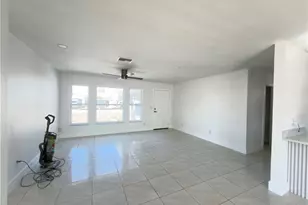 140 SE 17th Terrace, Cape Coral, FL 33990 - Photo 4