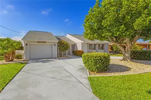1010 NE 3rd St, Cape Coral, FL 33909 - Photo 2