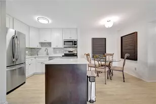 8110 S Woods Cir, Fort Myers, FL 33919 - Photo 8