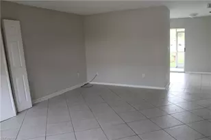 511 SE 5th Pl, Cape Coral, FL 33990 - Photo 4