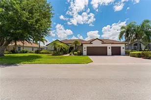 12520 Walden Run Dr, Fort Myers, FL 33913 - Photo 4