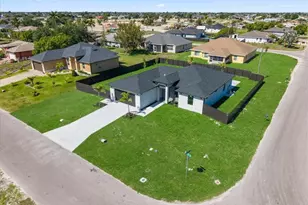 1420 NE 12th Pl, Cape Coral, FL 33909 - Photo 40