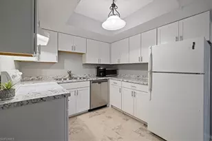 4906 Victoria Dr, Cape Coral, FL 33904 - Photo 4